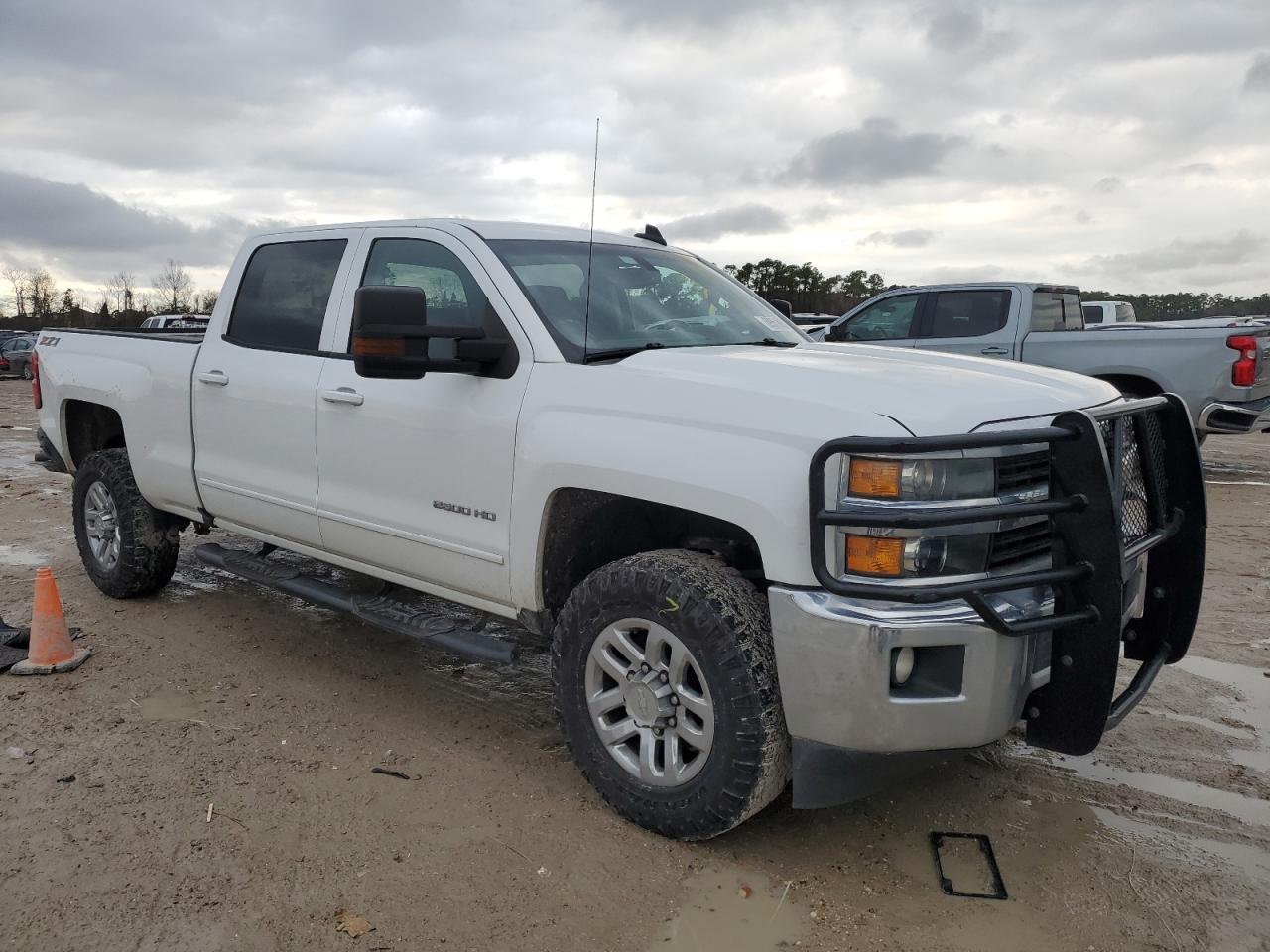 2016 Chevrolet Silverado - Image 4