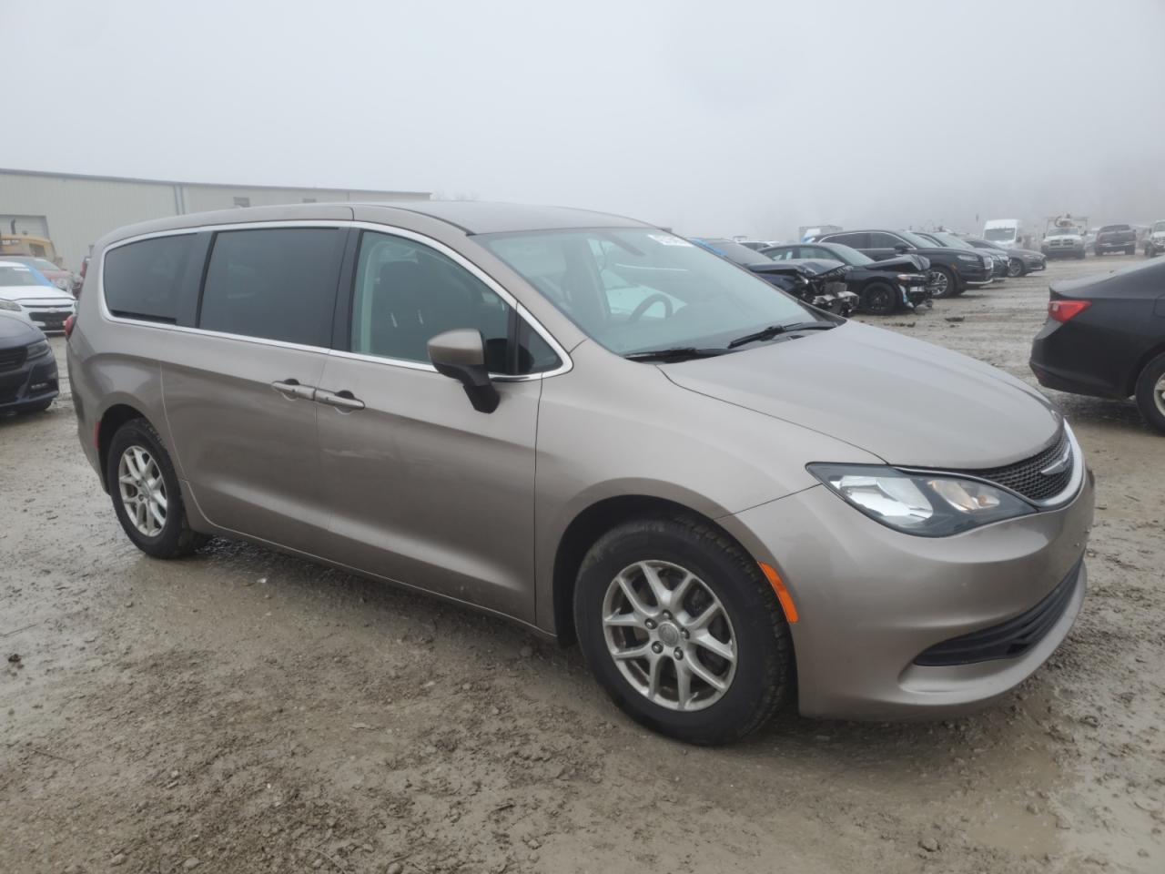 2017 Chrysler Pacifica - Image 4