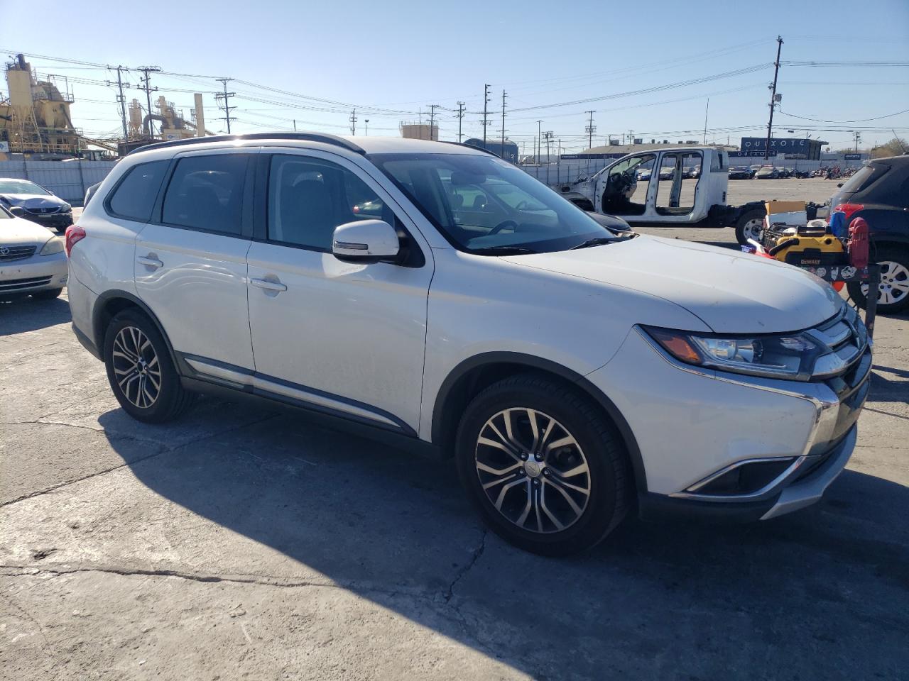 2016 Mitsubishi Outlander - Image 4