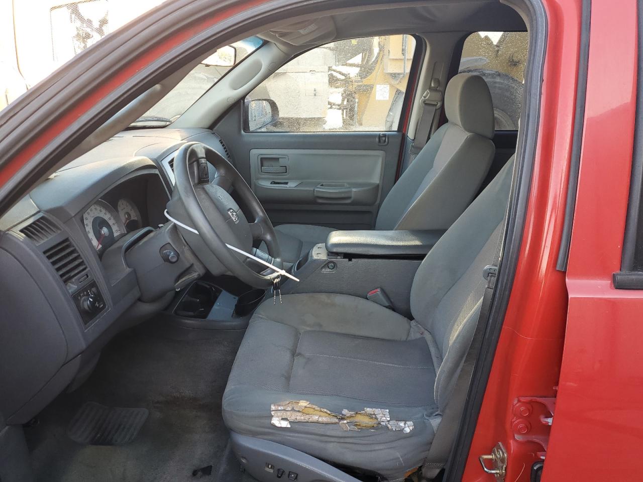 2005 Dodge Dakota - Image 7