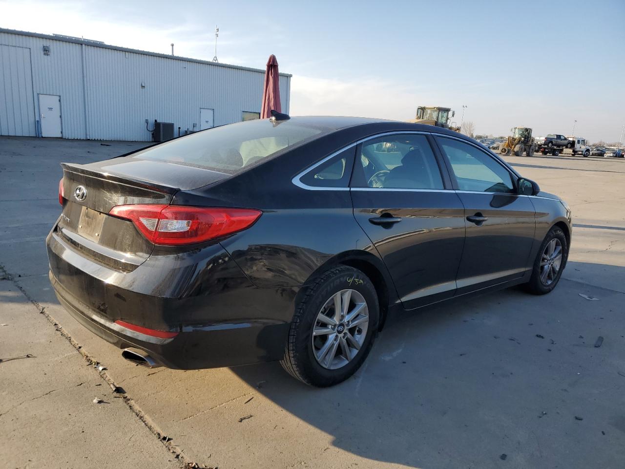 2017 Hyundai Sonata - Image 3