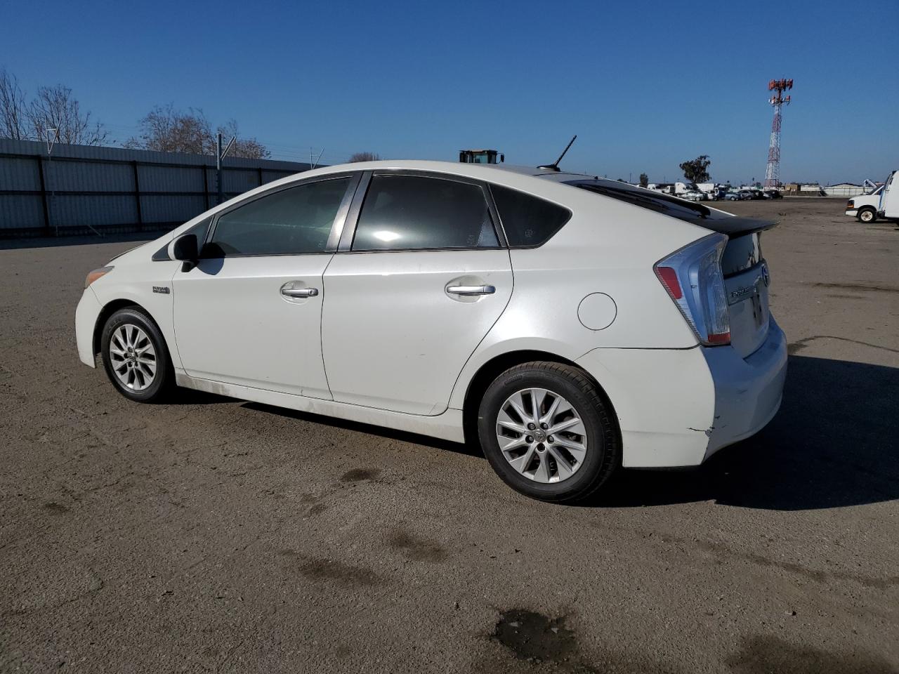 VIN JTDKN3DPXE3052891 2014 TOYOTA PRIUS no.2