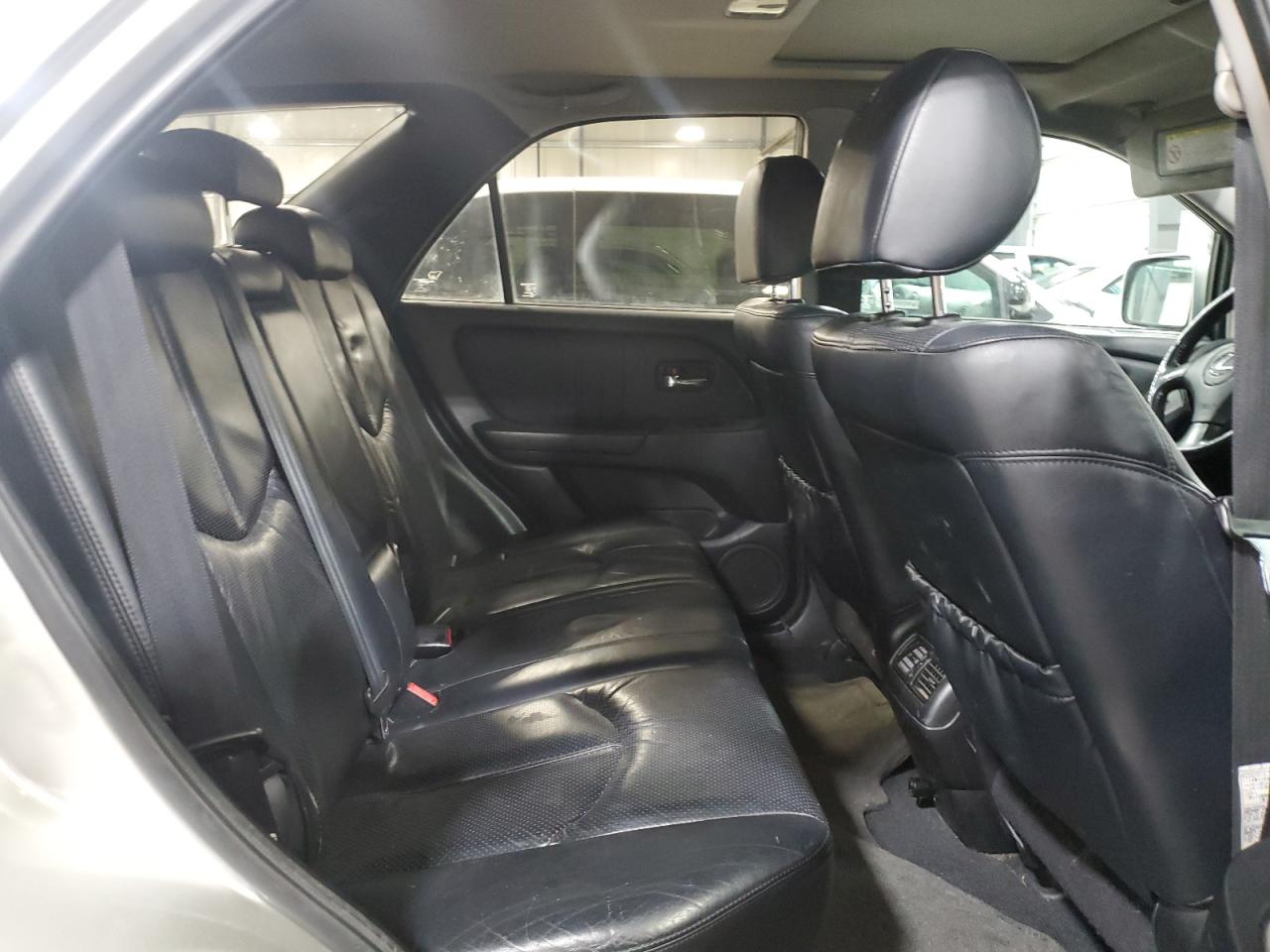 2001 Lexus RX - Image 11