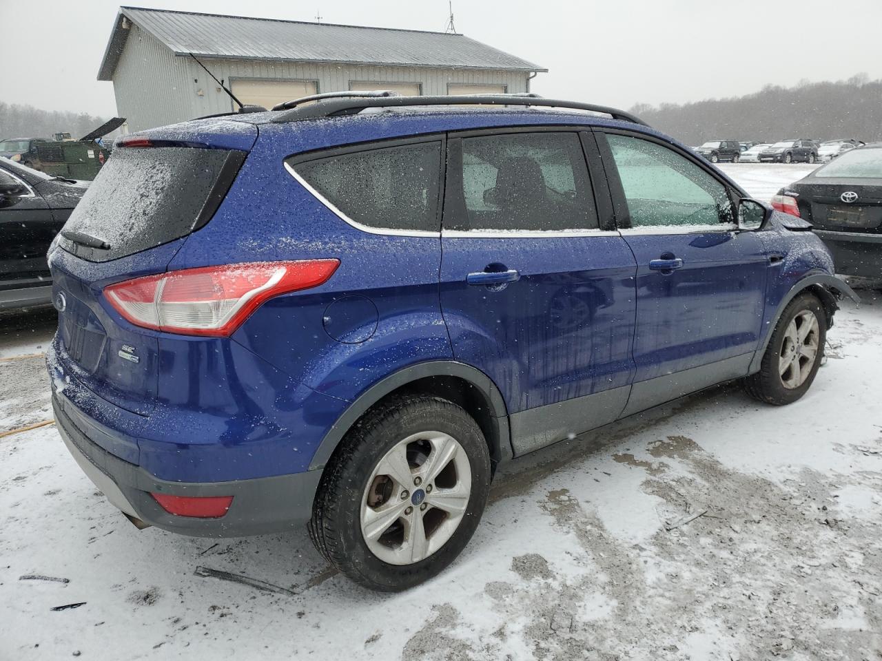 VIN 1FMCU9GX5GUC85589 2016 FORD ESCAPE no.3