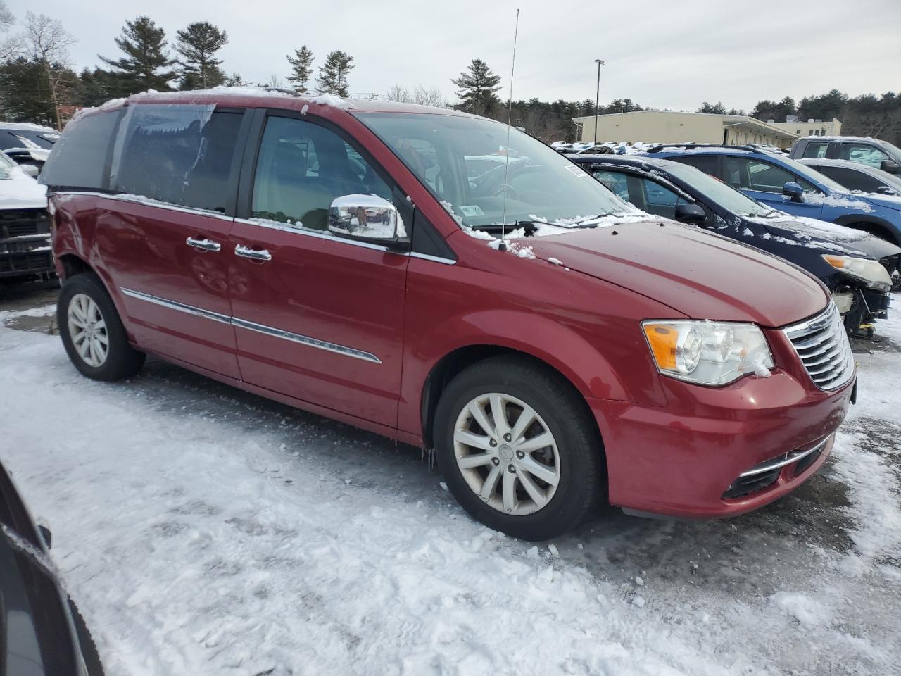 2016 Chrysler Town & Country - Image 4