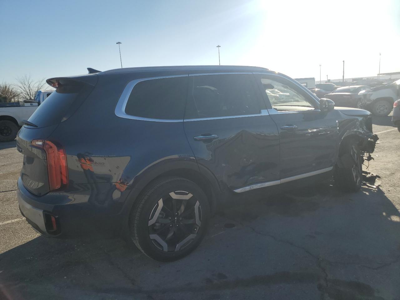 2023 Kia Telluride - Image 3