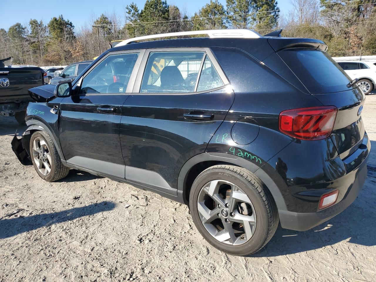 2021 Hyundai Venue - Image 2