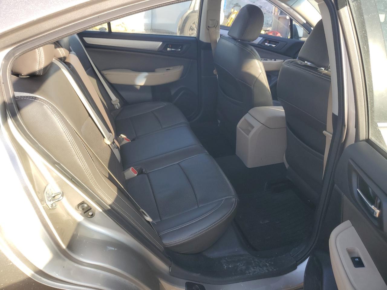 2016 Subaru Legacy - Image 10