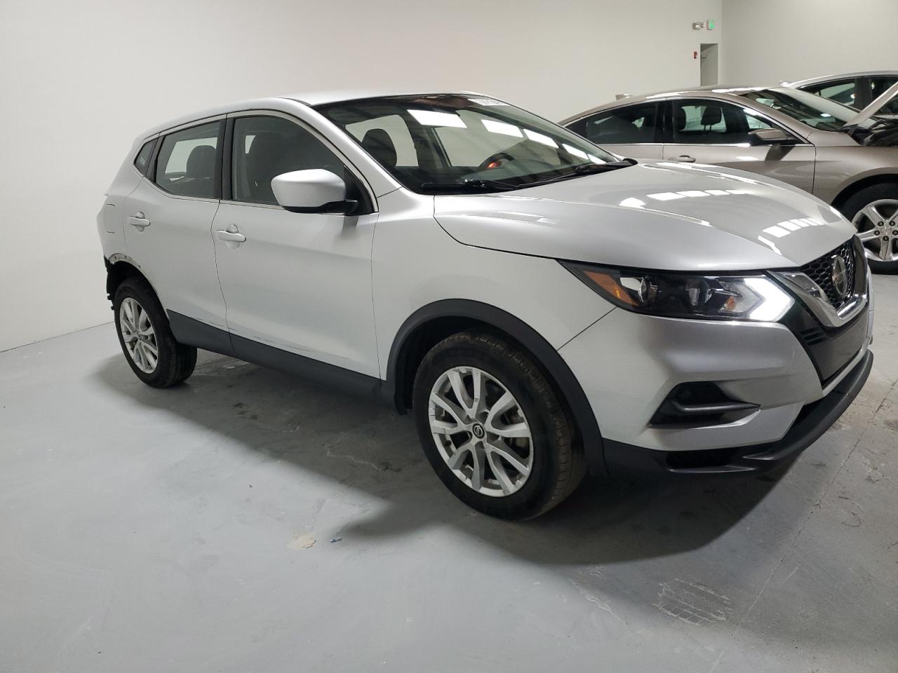 2021 Nissan Rogue - Image 4