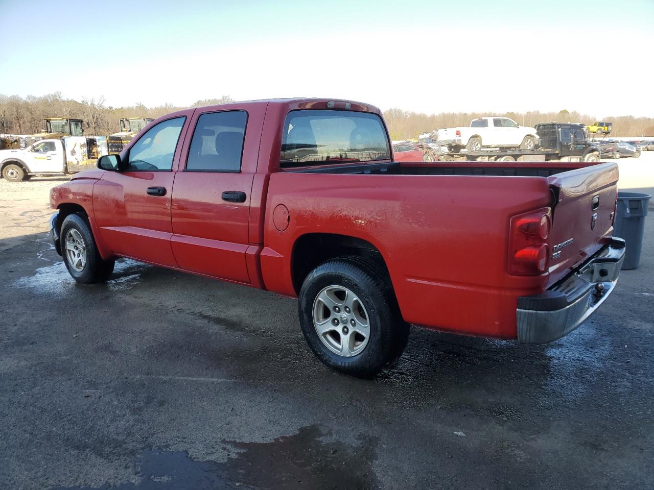 2005 Dodge Dakota - Image 2