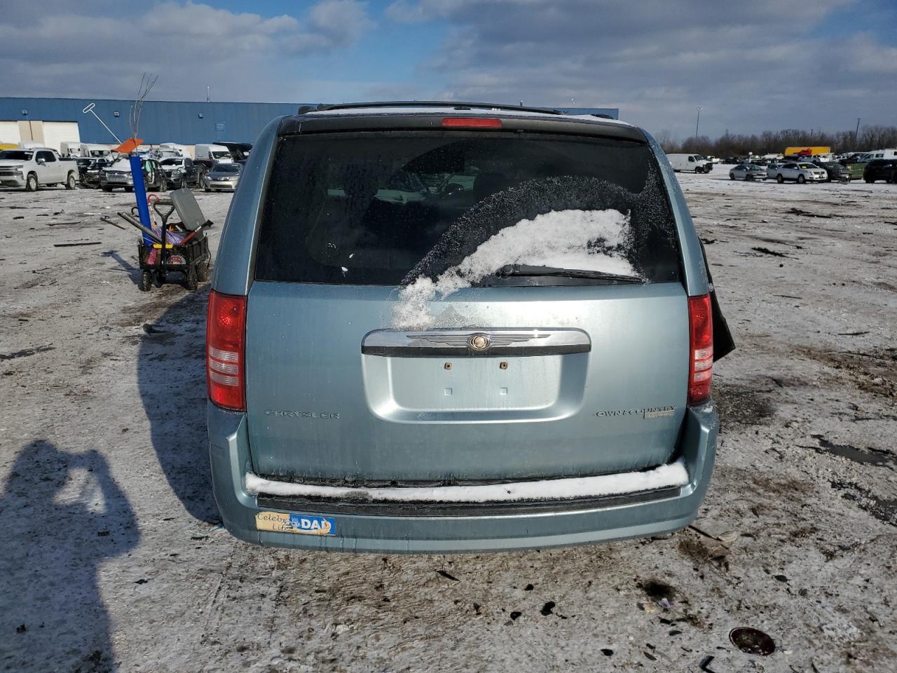 2009 Chrysler Town & Country - Image 6