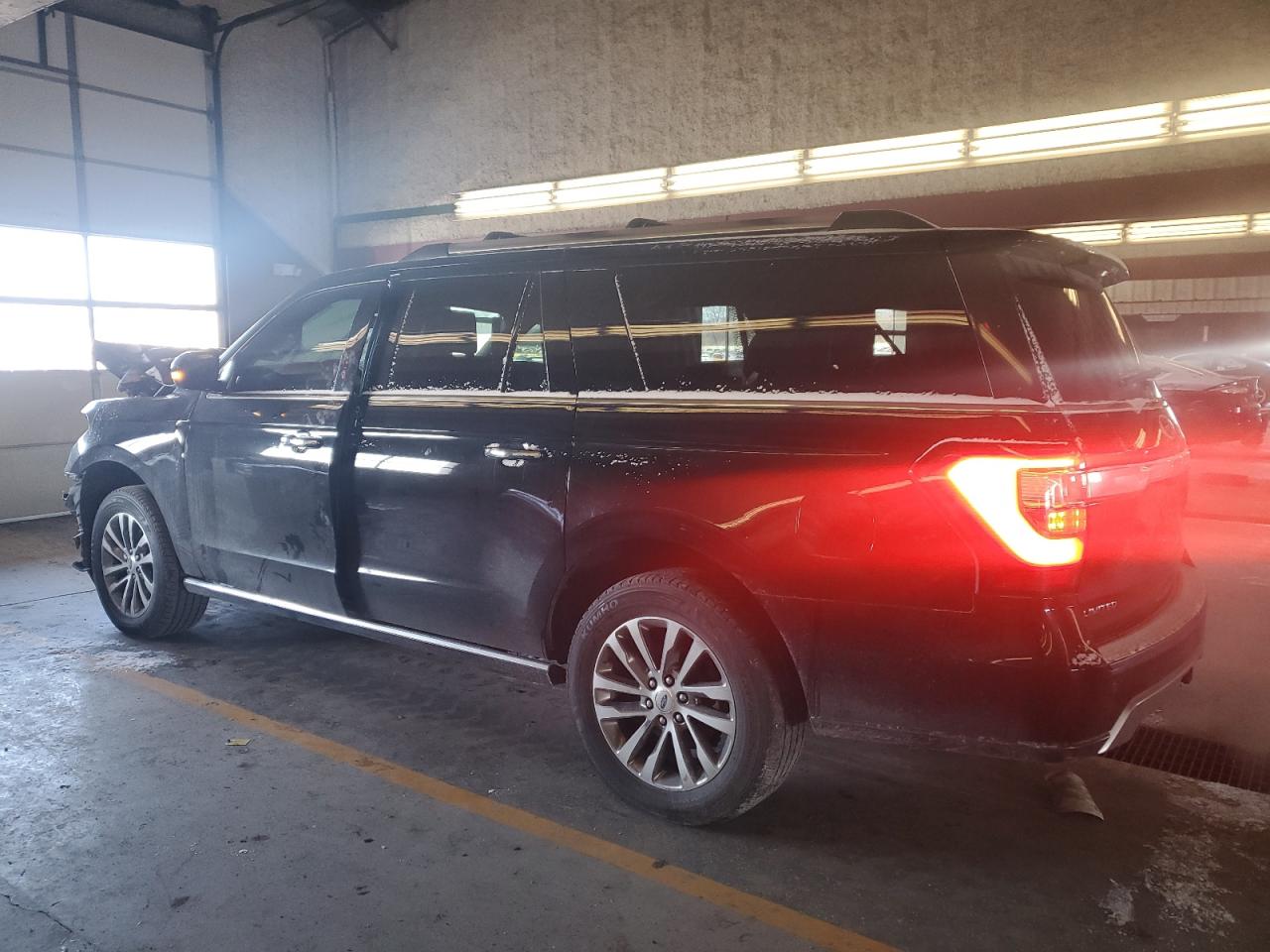 2018 Ford Expedition - Image 2
