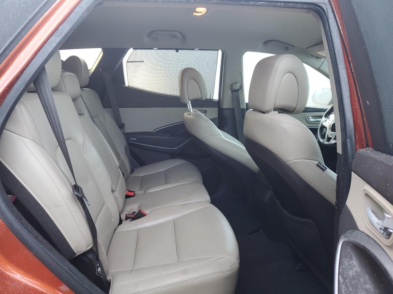 2014 Hyundai Santa Fe - Image 12