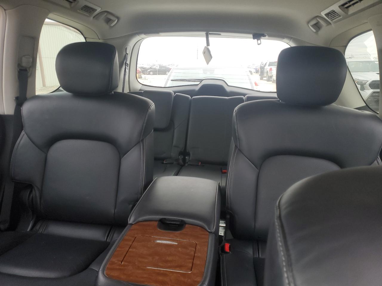 2018 Infiniti QX80 - Image 10