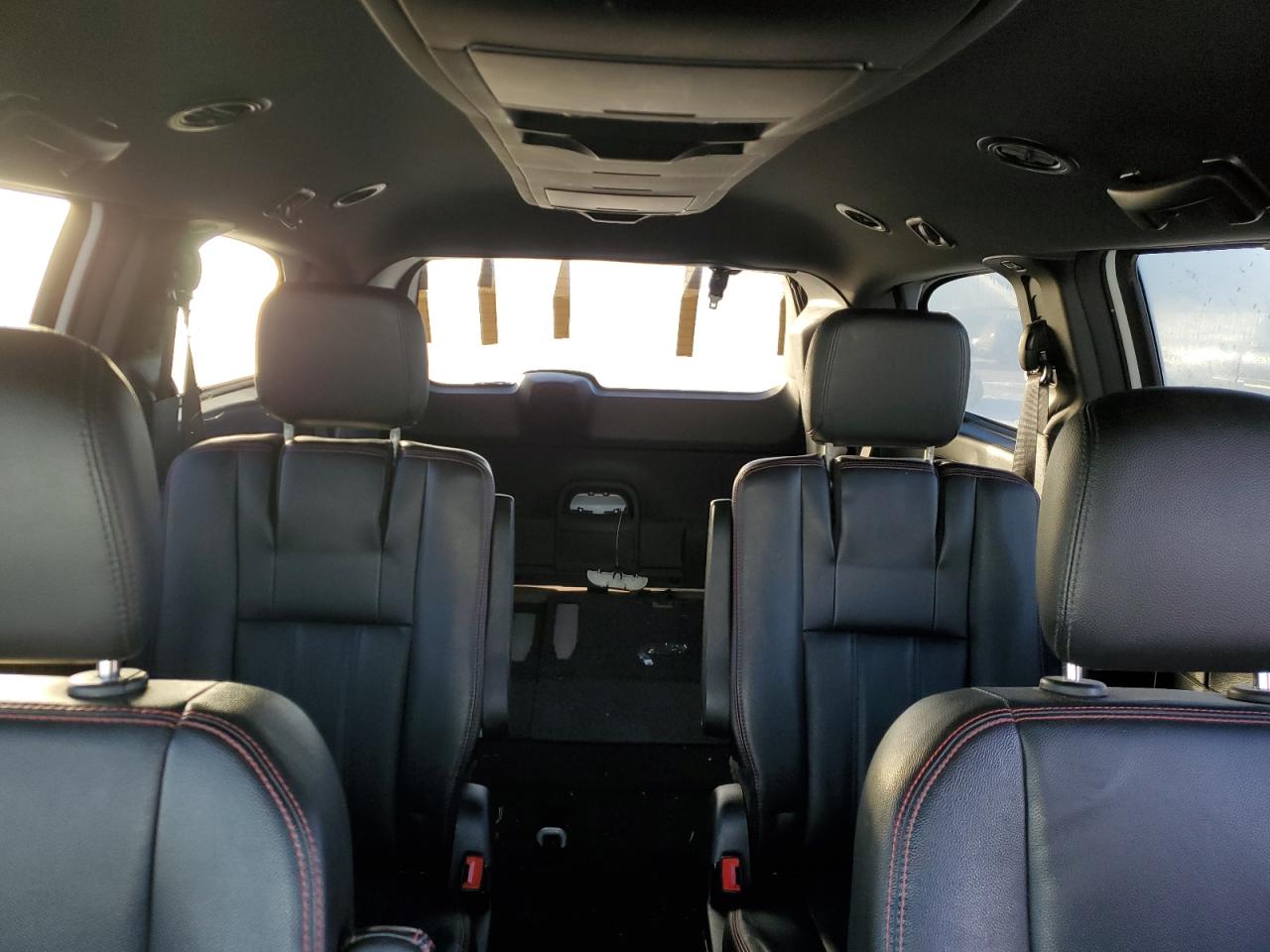 2019 Dodge Caravan - Image 10