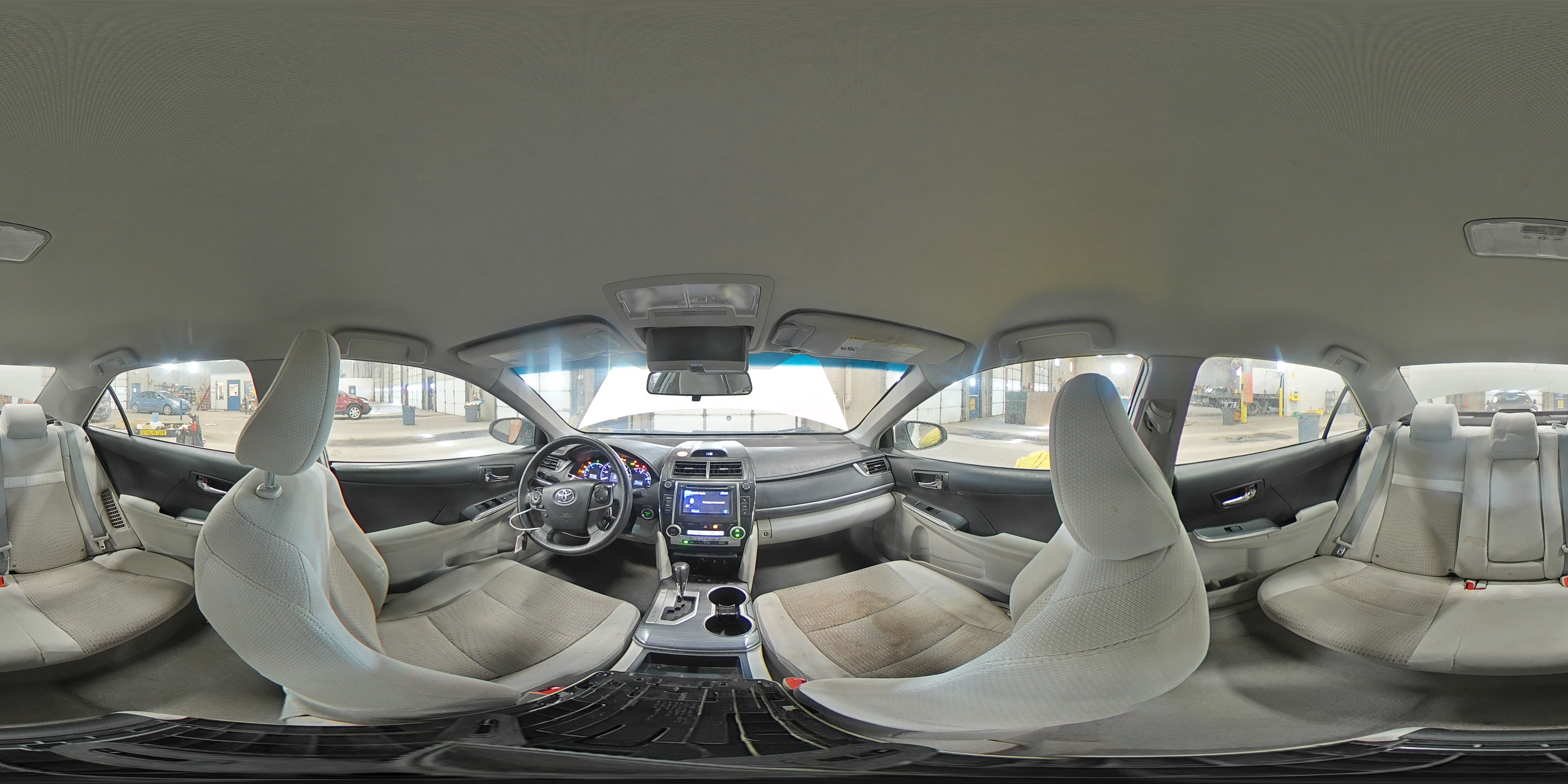 2014 Toyota Camry - Image 13