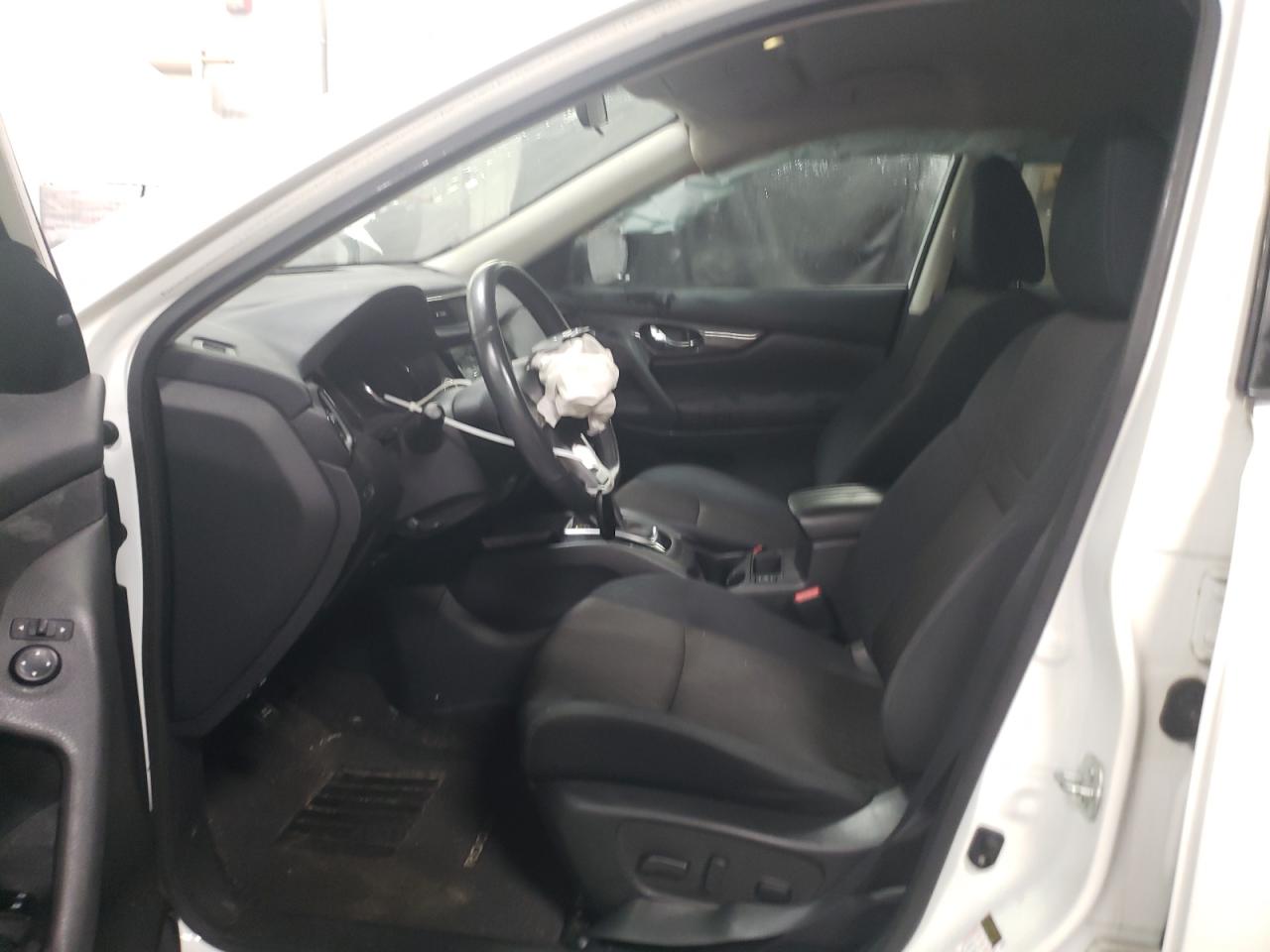 2017 Nissan Rogue - Image 7