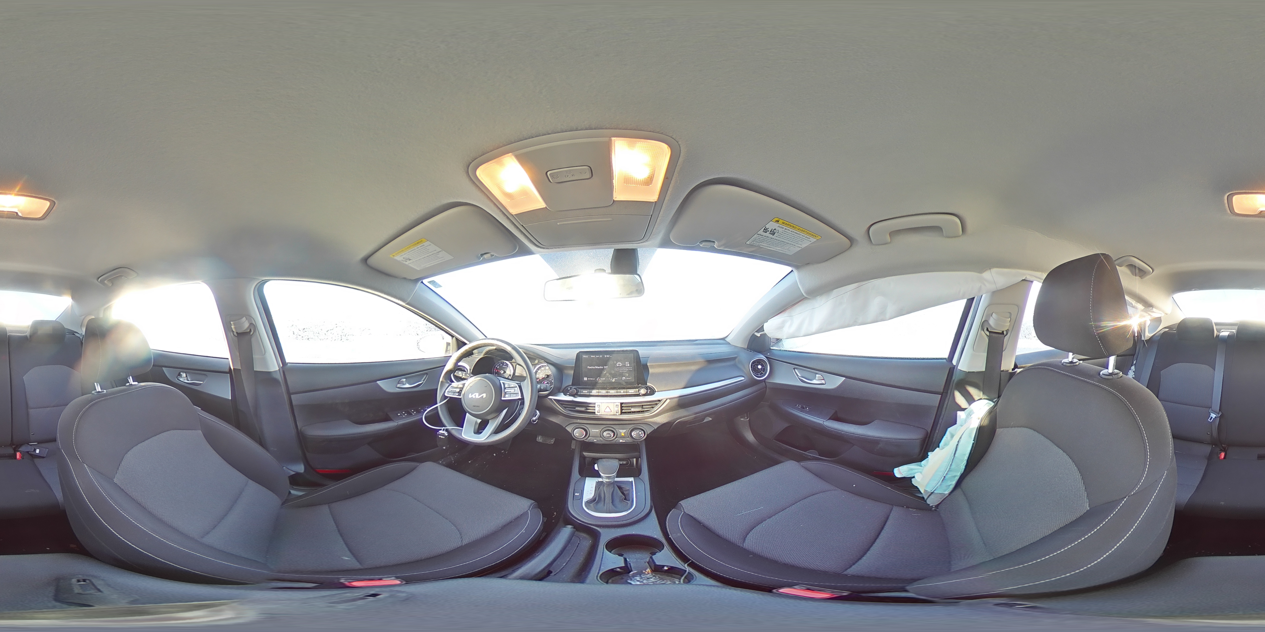2023 Kia Forte - Image 13