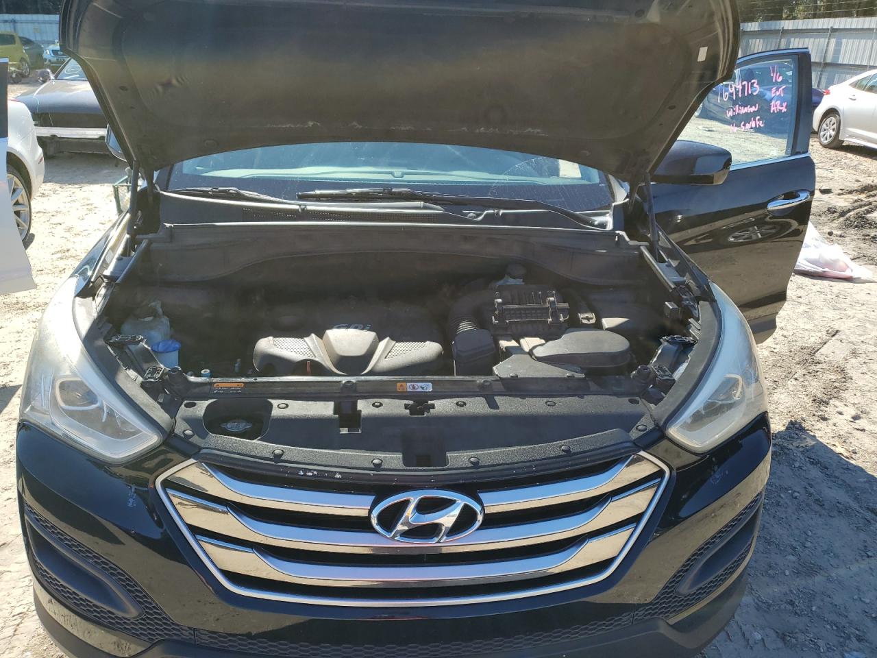 2016 Hyundai Santa Fe - Image 12