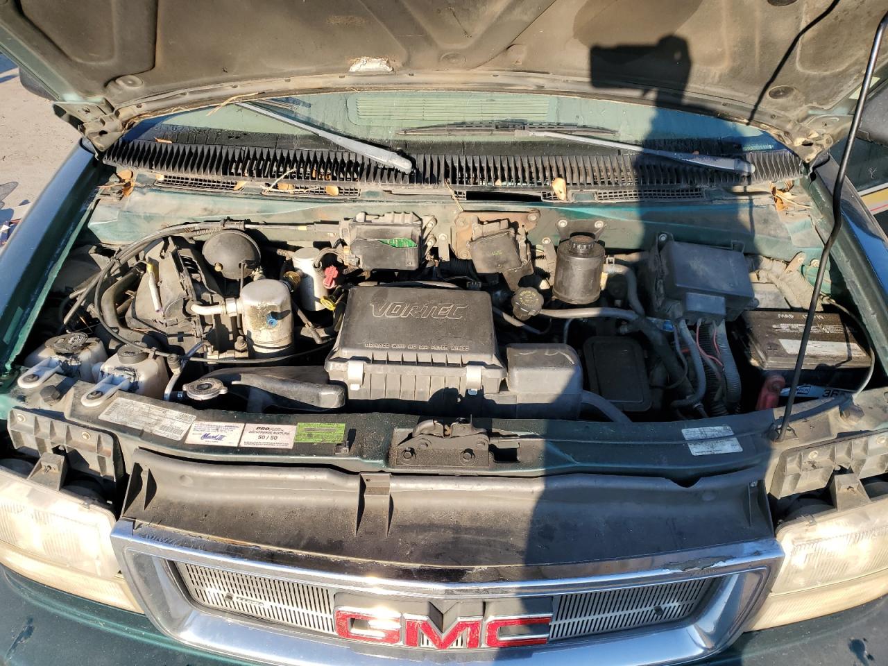 1998 GMC Safari - Image 12