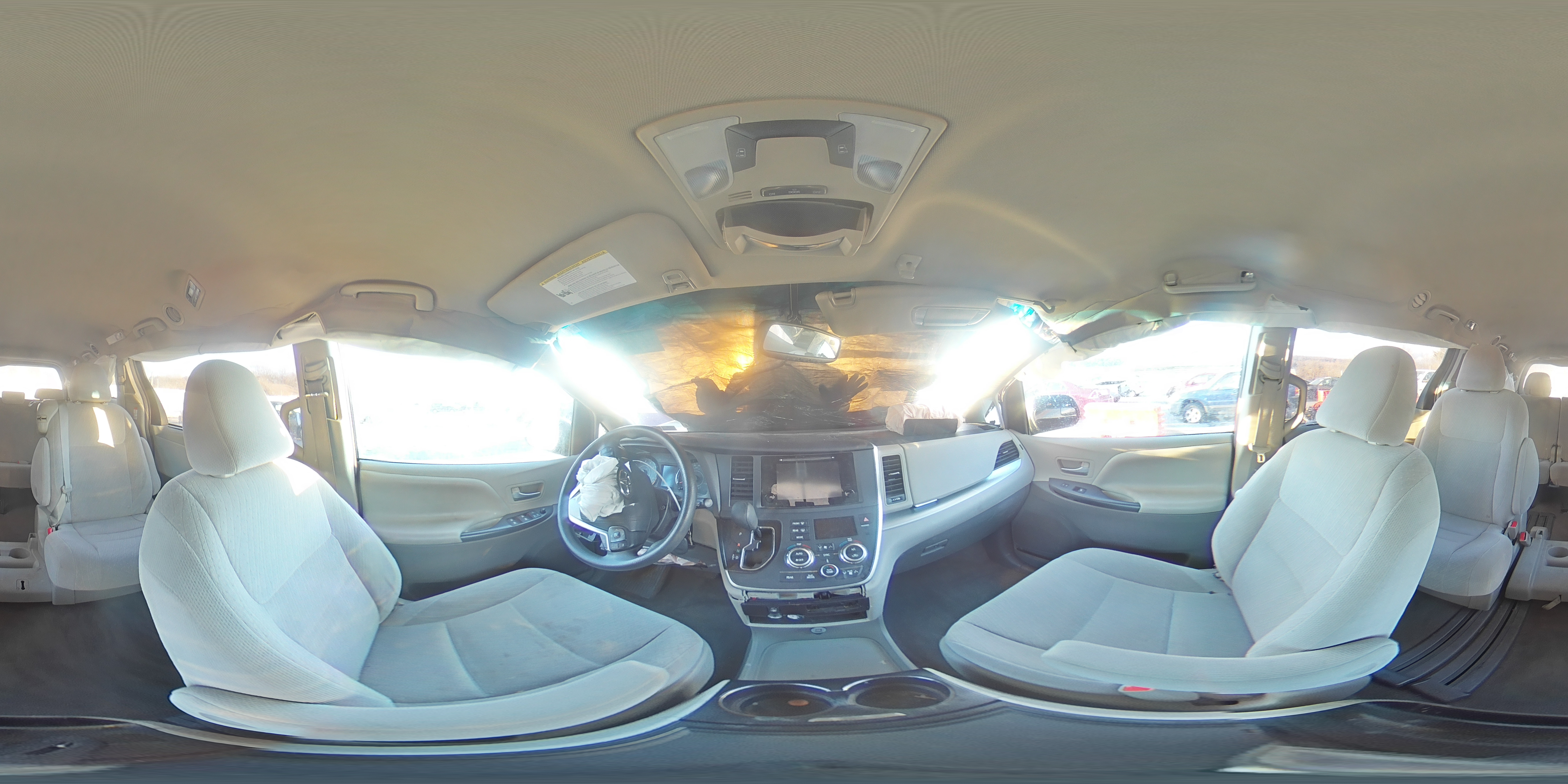 2015 Toyota Sienna - Image 14