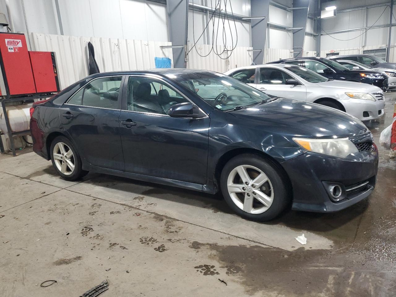 2013 Toyota Camry - Image 4