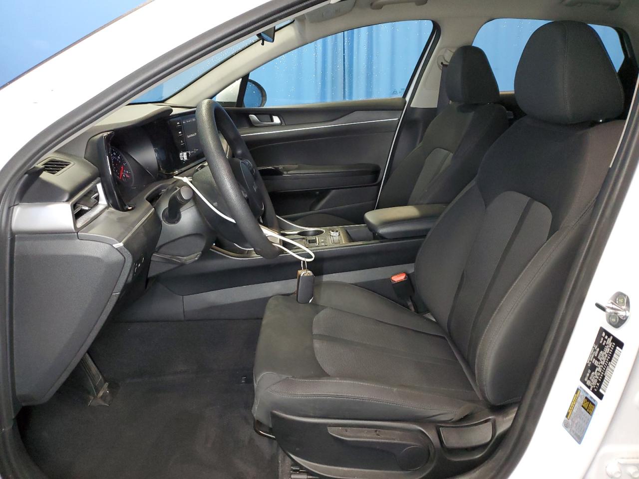2023 Kia K5 - Image 7