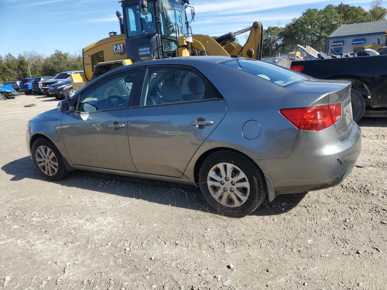 2010 Kia Forte - Image 2