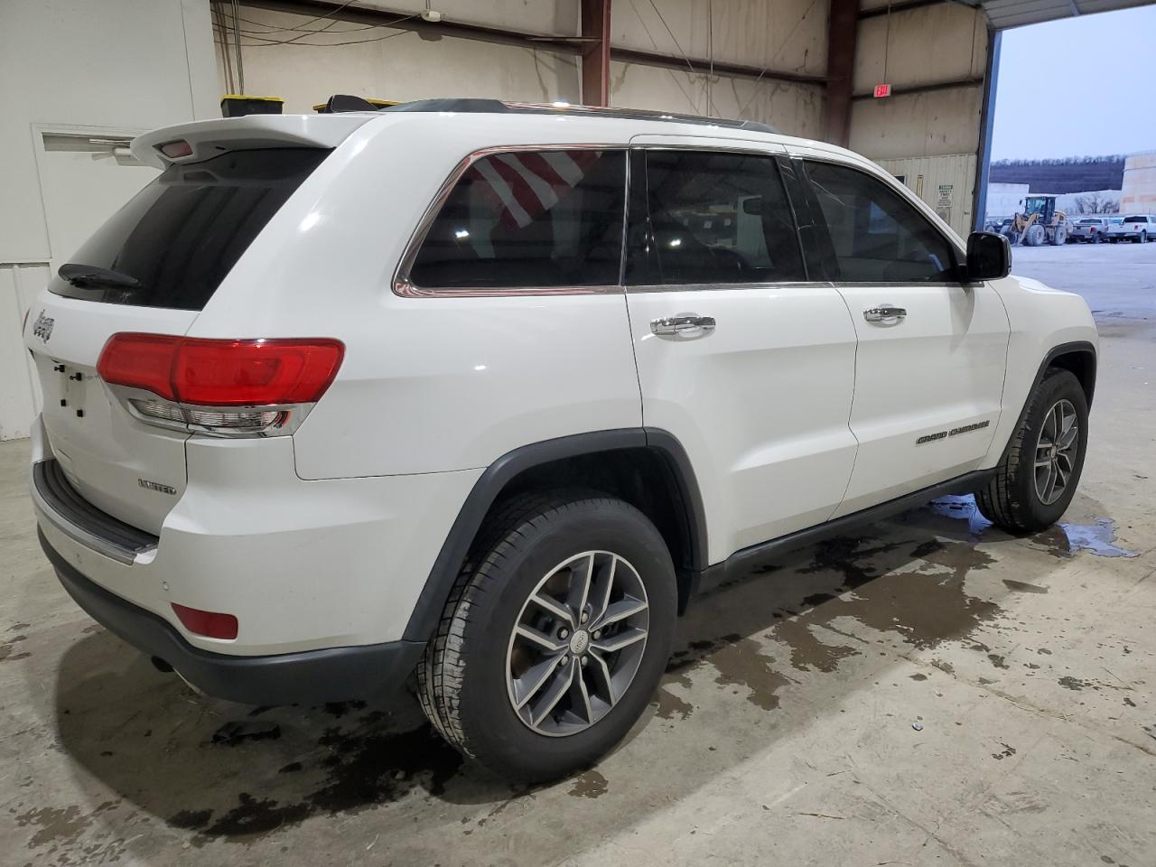 2018 Jeep Grand Cherokee - Image 3
