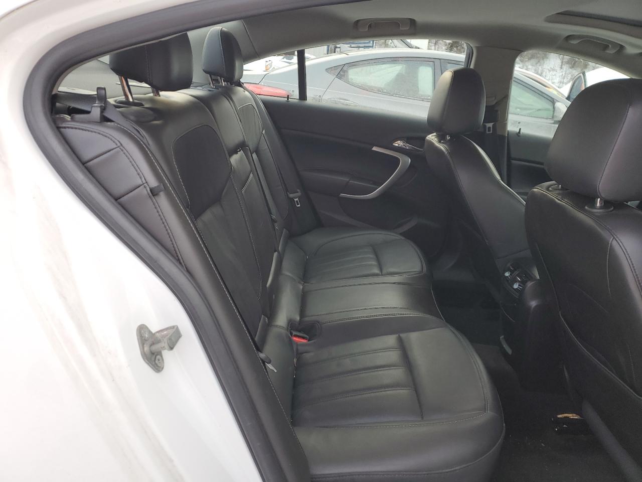 2015 Buick Regal - Image 10