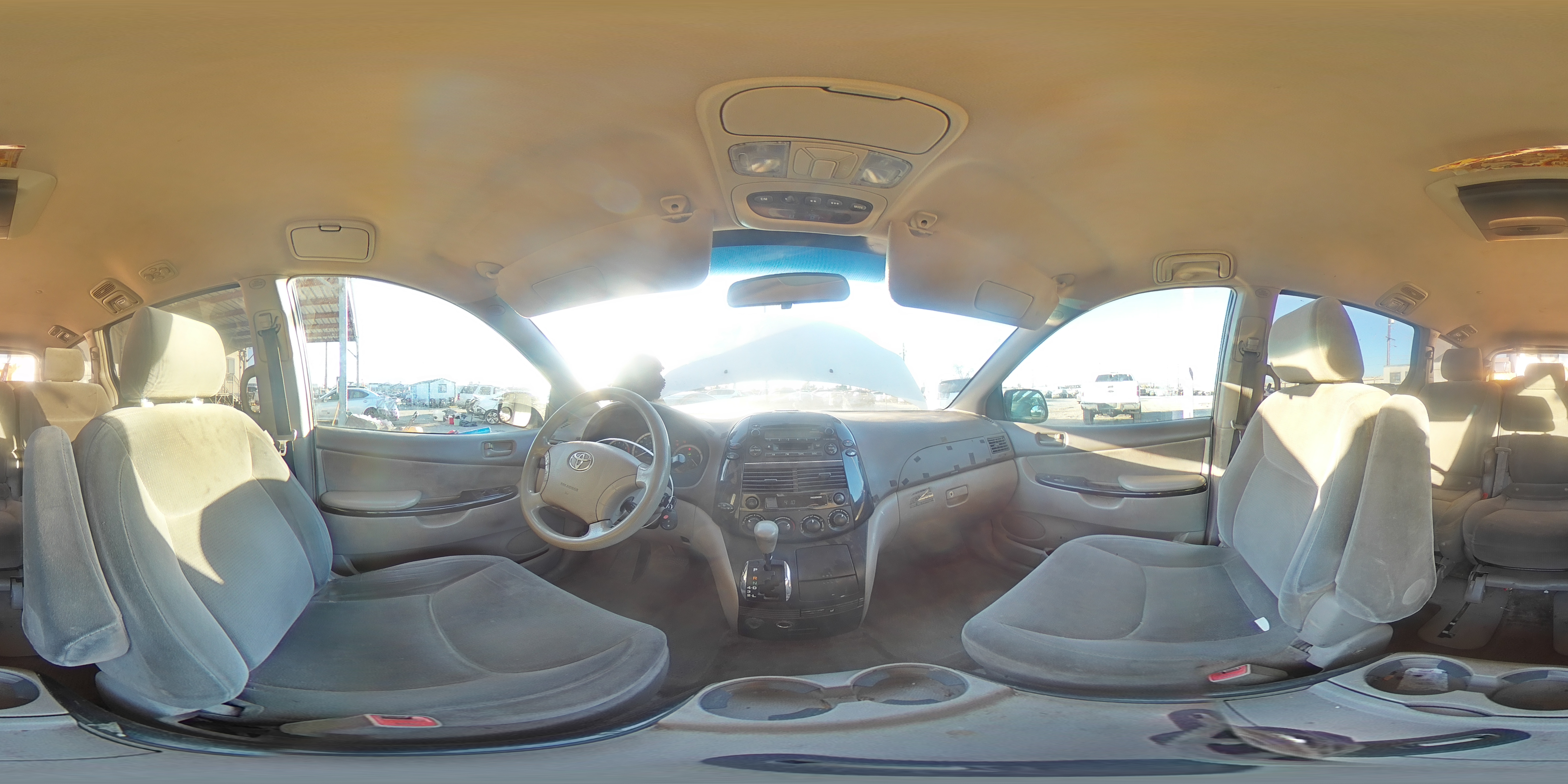 2005 Toyota Sienna - Image 14