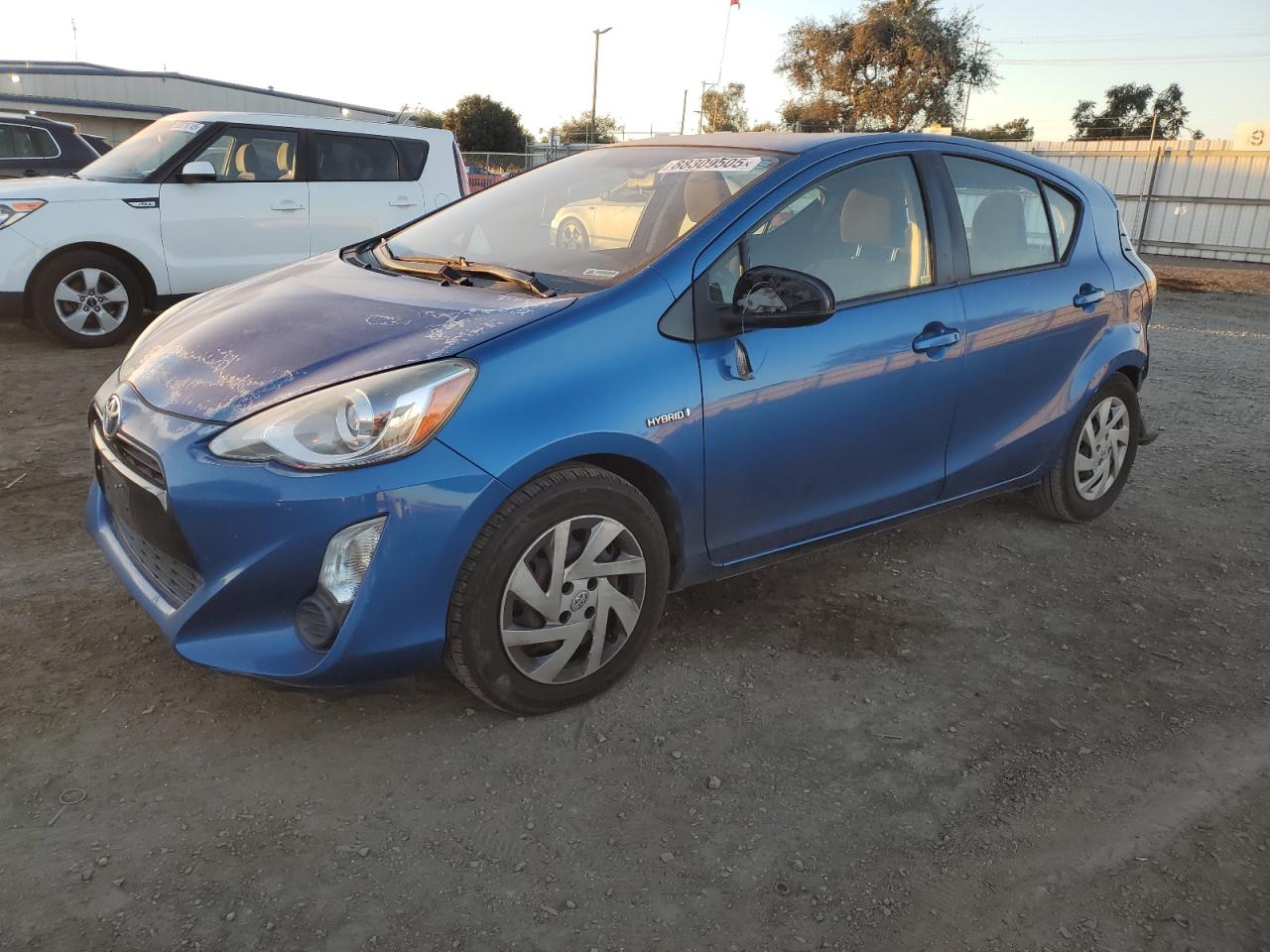 VIN JTDKDTB38F1111744 2015 TOYOTA PRIUS no.1