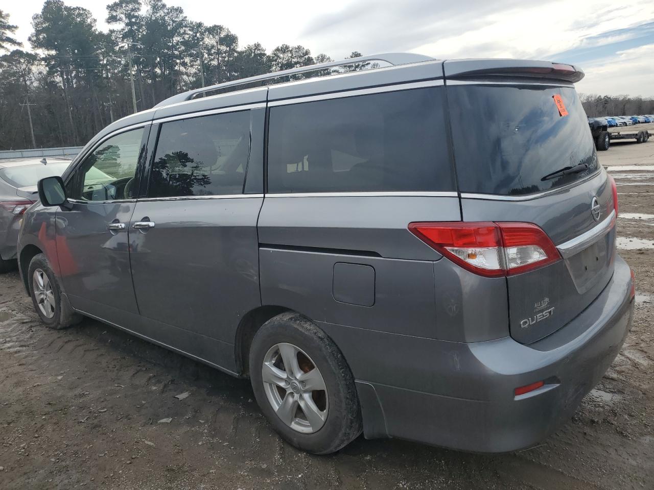 2015 Nissan Quest - Image 2
