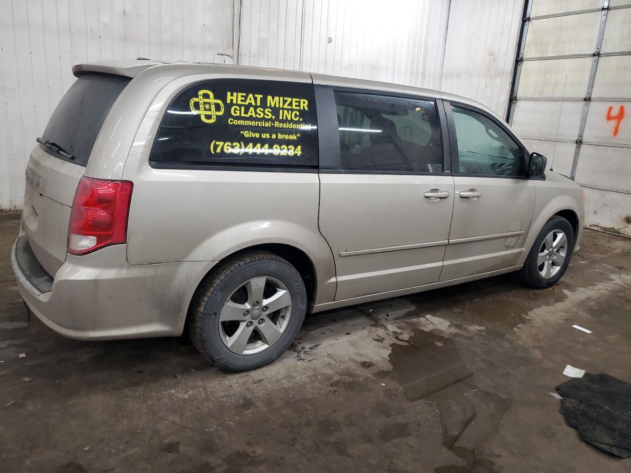 2014 Dodge Caravan - Image 3