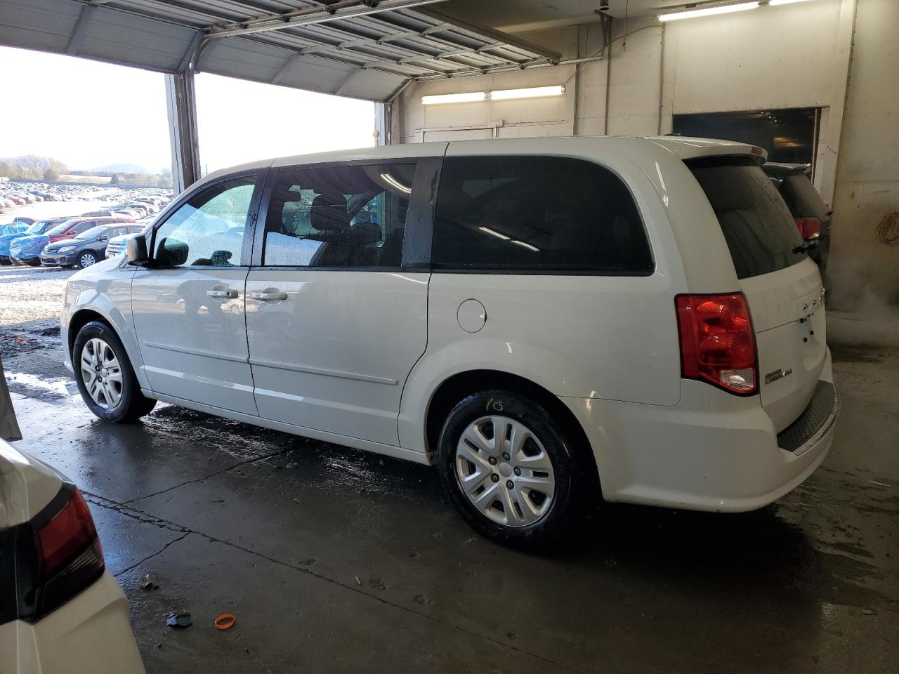 2016 Dodge Caravan - Image 2