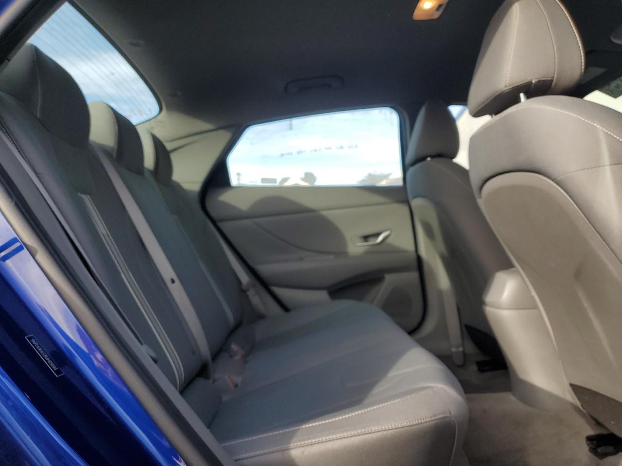 2021 Hyundai Elantra - Image 10