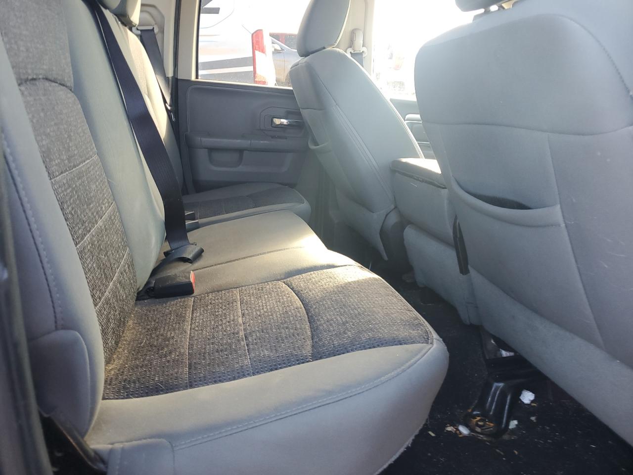 2015 RAM 1500 - Image 10