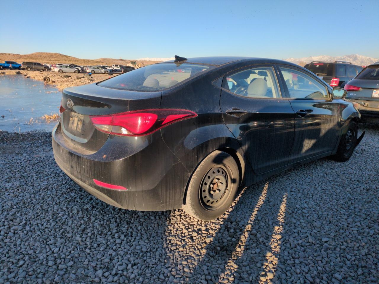 2016 Hyundai Elantra - Image 3