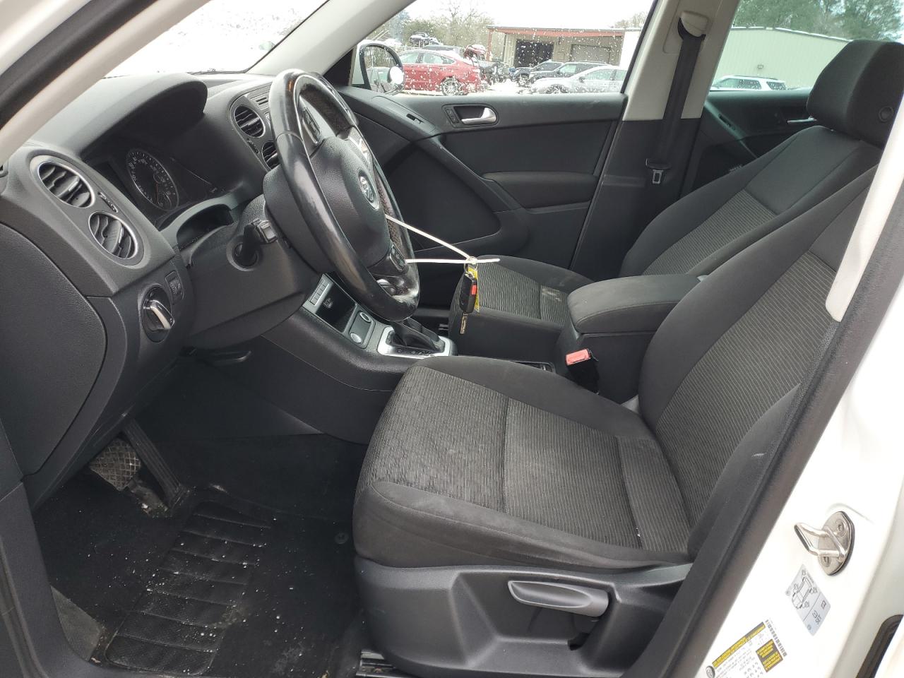 2017 Volkswagen Tiguan - Image 7