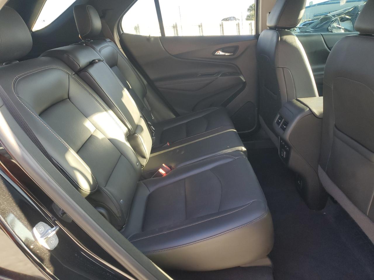 2020 Chevrolet Equinox - Image 11