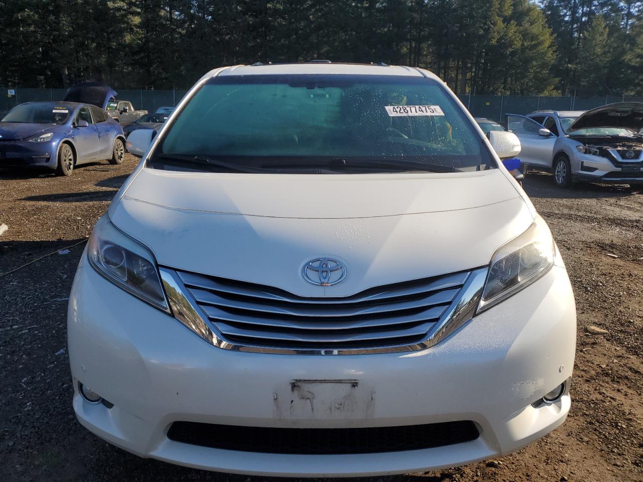 2016 Toyota Sienna - Image 5