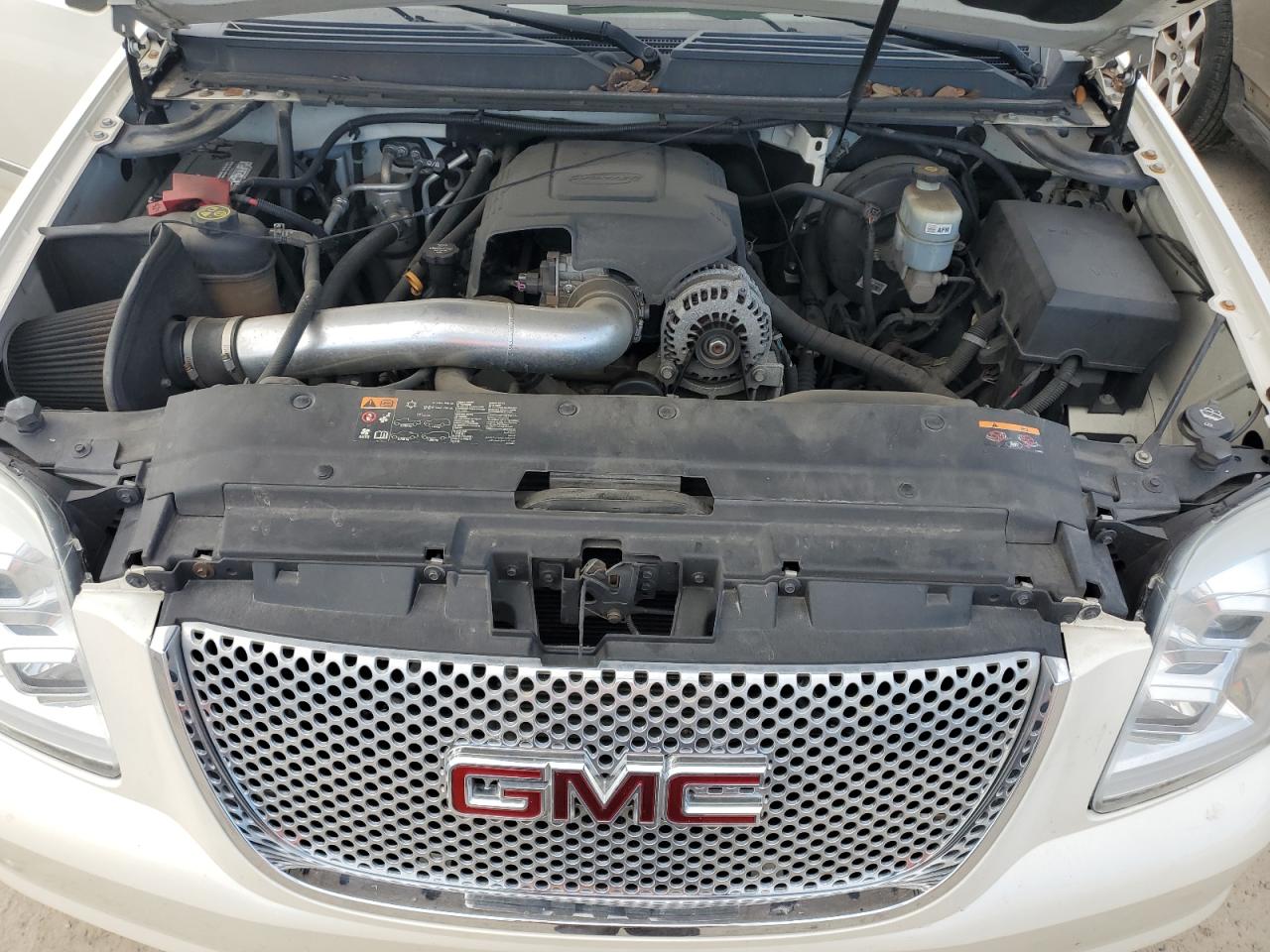 2013 GMC Yukon - Image 12