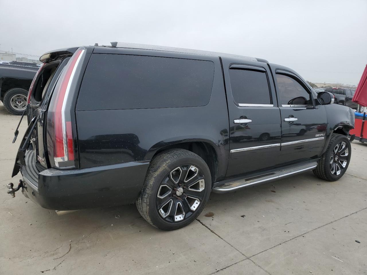 2012 GMC Yukon - Image 3