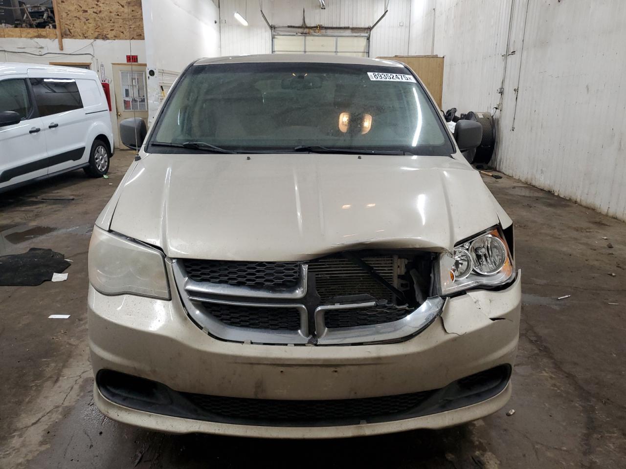 2014 Dodge Caravan - Image 5