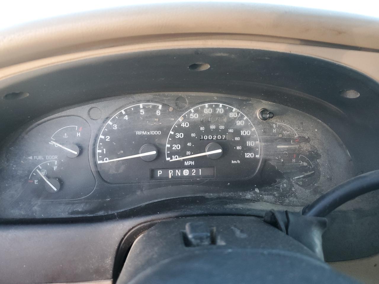 2000 Ford Explorer - Image 9