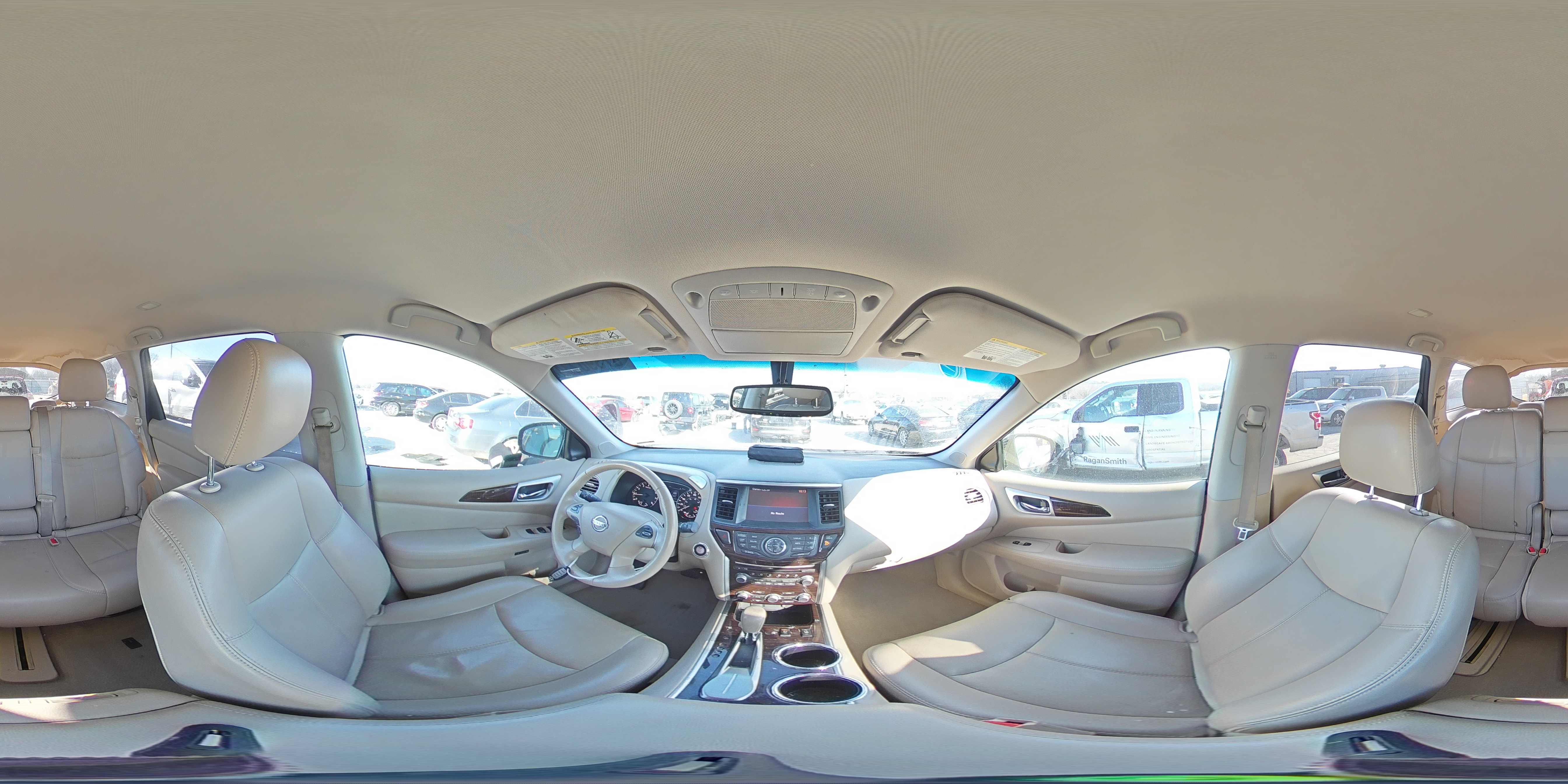 2015 Nissan Pathfinder - Image 13