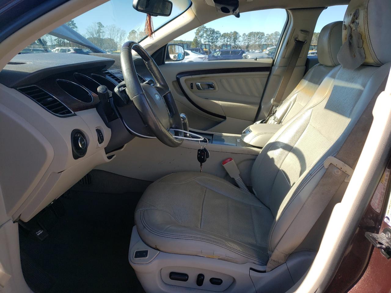 2010 Ford Taurus - Image 7