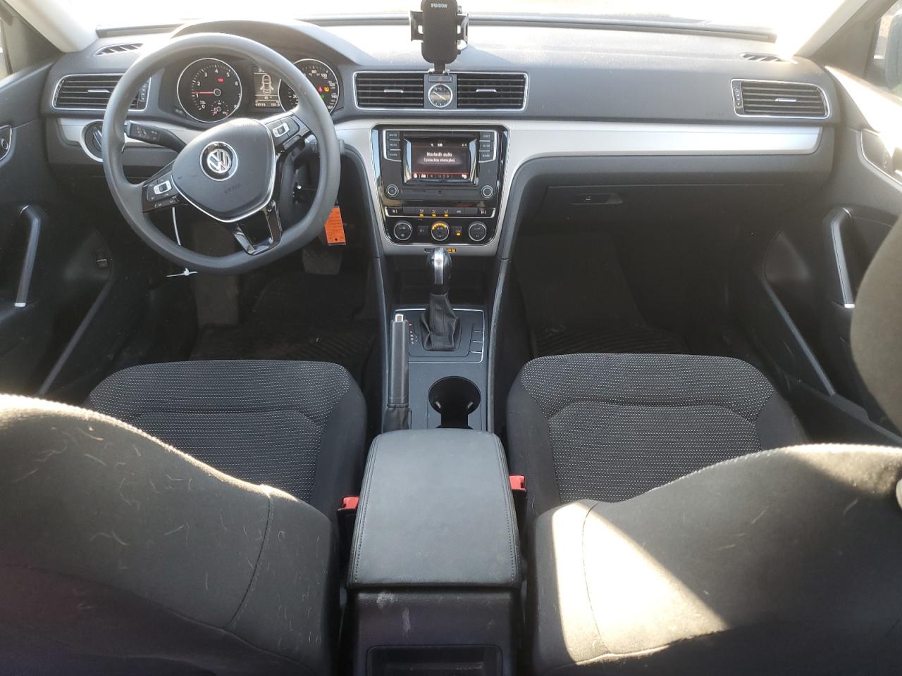 2016 Volkswagen Passat - Image 8