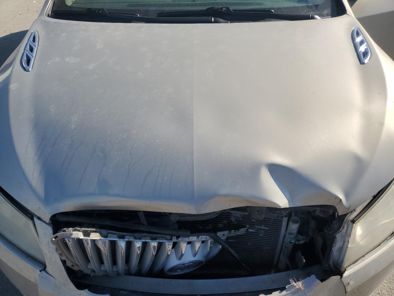 2010 Buick LaCrosse - Image 12