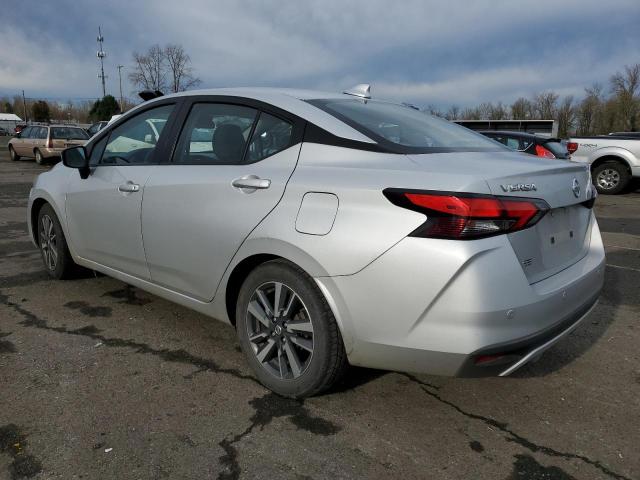  NISSAN VERSA 2021 Сріблястий